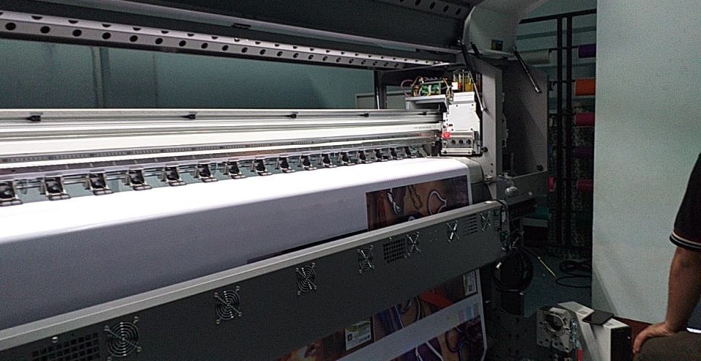 เพตาการพิมพ์เครื่องพิมพ์ใหม่ GZ หน้ากว้าง 3.2 เมตร เครื่องพิมพ์คุณภาพที่แรกและที่เดียวในภาคอีสาน
